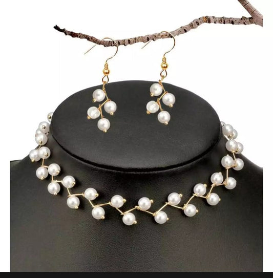 Zig Zag Black Choker With Earrings for girls