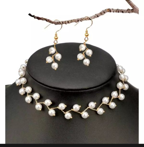 Zig Zag Black Choker With Earrings for girls