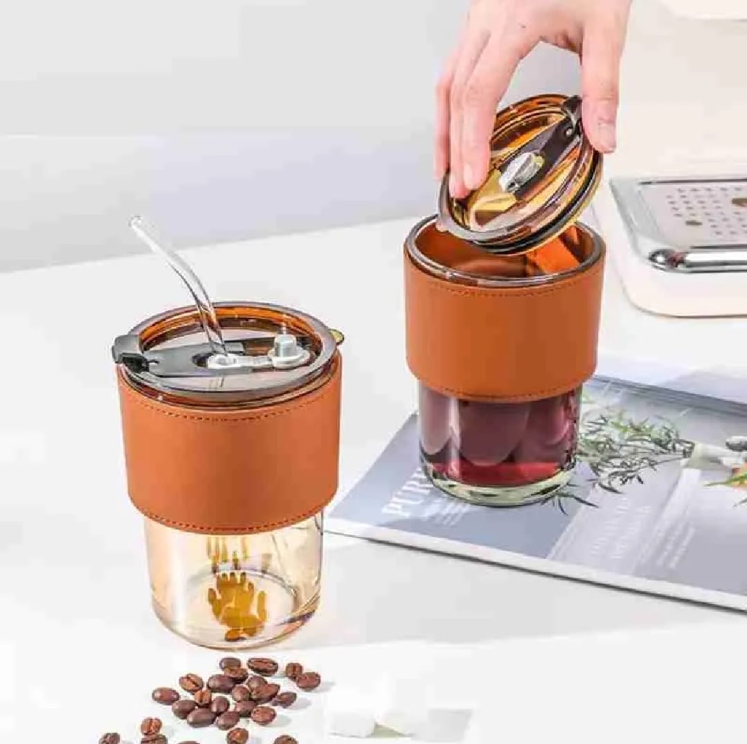 Reusable Coffee Mug with Straw – Leakproof Lid & Heat-Resistant PU Leather Sleeve for Hot & Cold Drinks (300ml)